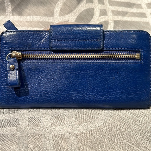 Juicy Couture Royal Blue Leather Studded Tab Clutch Wallet Crest Emblem 7.5x4” - Picture 3 of 10